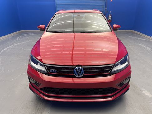 Used 2017 Volkswagen Jetta GLI FWD image 3