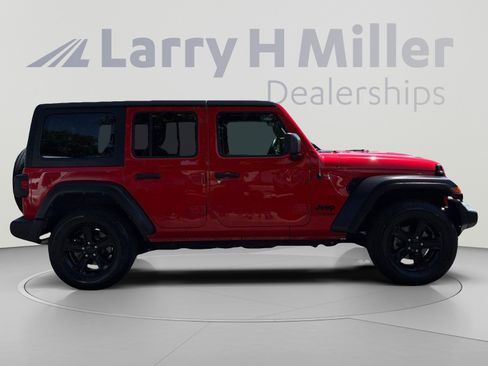Used 2022 Jeep Wrangler Unlimited Sport AWD/4WD image 6