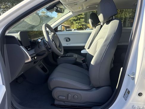 New 2025 Hyundai Ioniq 5 SEL image 13