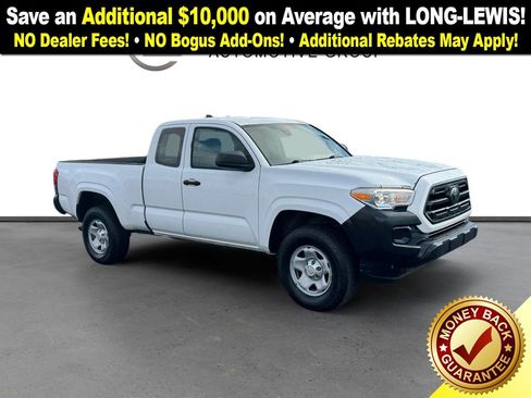 Used 2018 Toyota Tacoma SR image 11