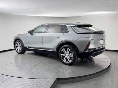Used 2024 Cadillac Lyriq Tech RWD image 6