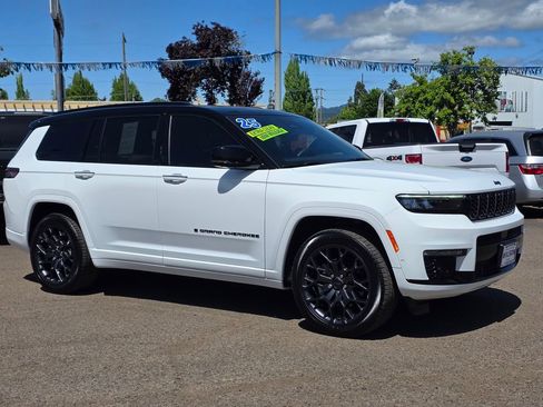 Used 2025 Jeep Grand Cherokee L Summit AWD/4WD image 40
