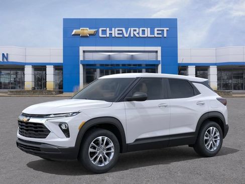 New 2026 Chevrolet TrailBlazer LS w/ LS Convenience Package AWD/4WD image 2