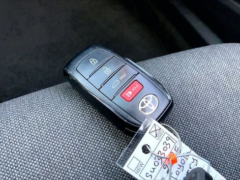 Used 2025 Toyota Camry LE FWD image 14