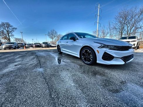 Used 2023 Kia K5 GT-Line image 11