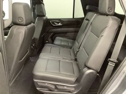 Used 2022 Chevrolet Tahoe Z71 w/ Z71 Off-Road Package AWD/4WD image 6
