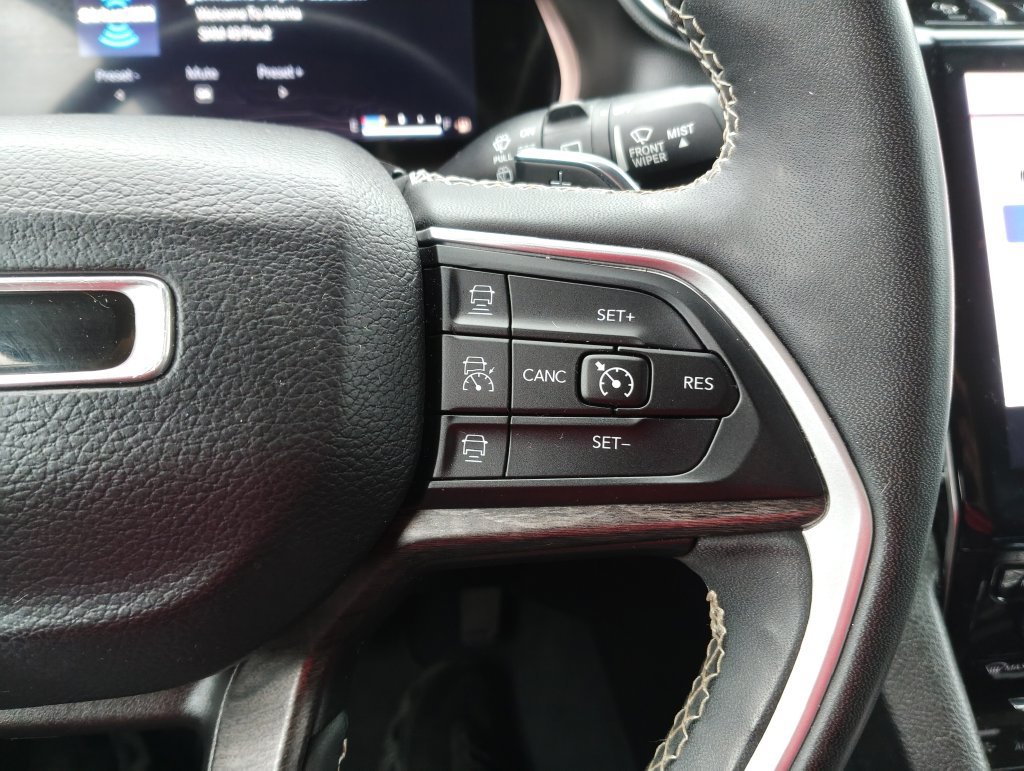 Used 2023 Jeep Grand Cherokee Limited AWD/4WD image 20