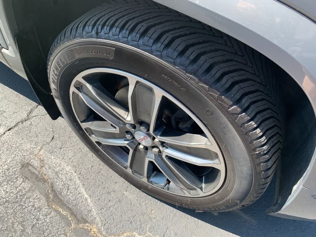 Certified 2019 GMC Acadia Denali w/ Technology Package AWD/4WD image 11