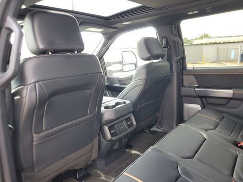 Used 2024 Ford F250 Platinum AWD/4WD image 12