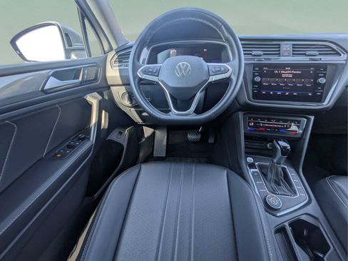 Used 2024 Volkswagen Tiguan SE AWD/4WD image 13