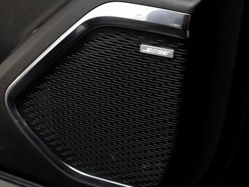 Used 2025 GMC Acadia Elevation image 8