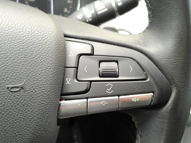 Used 2020 Cadillac XT4 Premium Luxury FWD image 37
