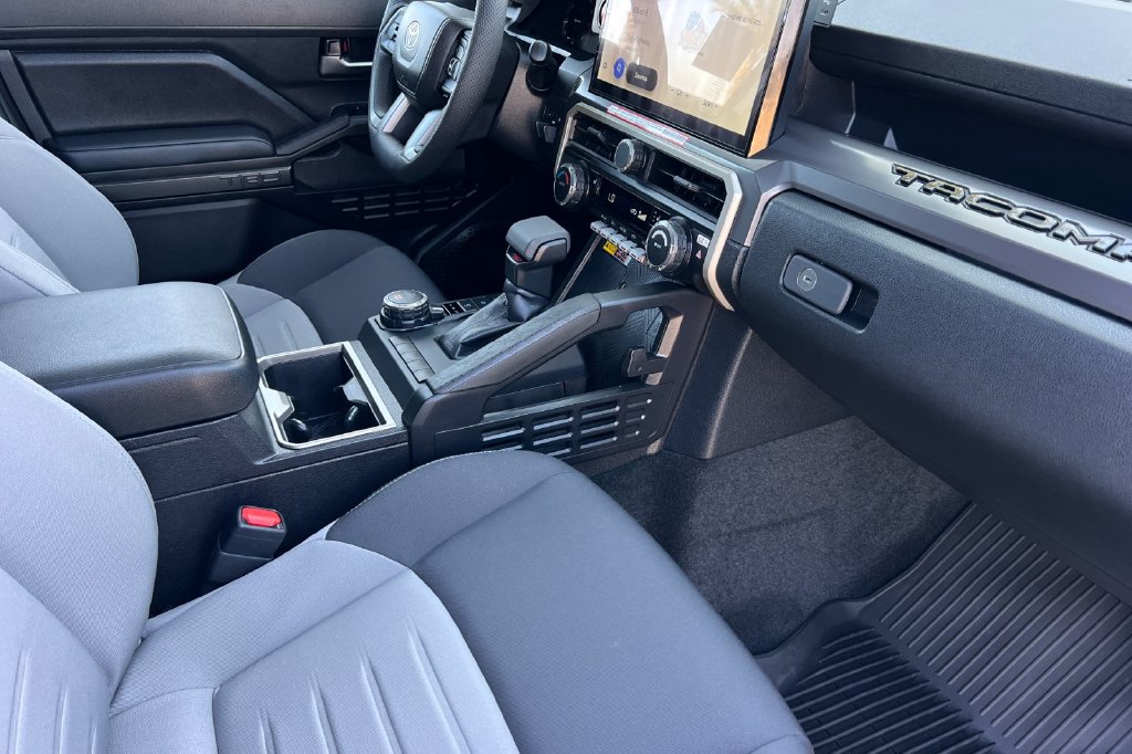Certified 2026 Toyota Tacoma TRD Sport w/ TRD Sport Upgrade Package AWD/4WD image 19