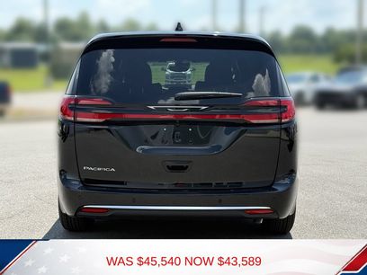 New 2027 Chrysler Pacifica Select