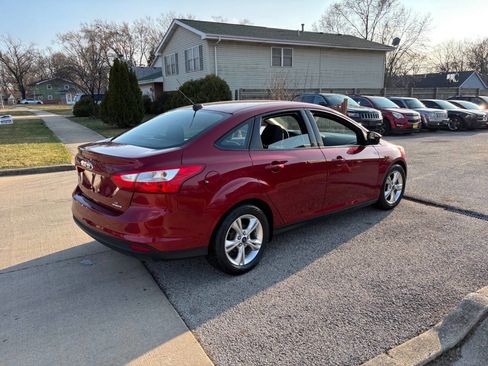 Used 2014 Ford Focus SE w/ SE Winter Package image 9