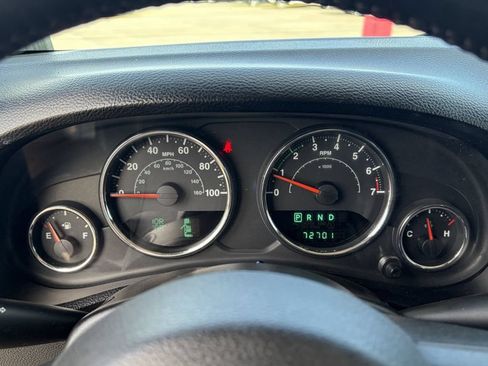 Used 2014 Jeep Wrangler Unlimited Sport w/ Quick Order Package 24S AWD/4WD image 33