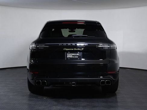Certified 2022 Porsche Cayenne Turbo S AWD/4WD image 6