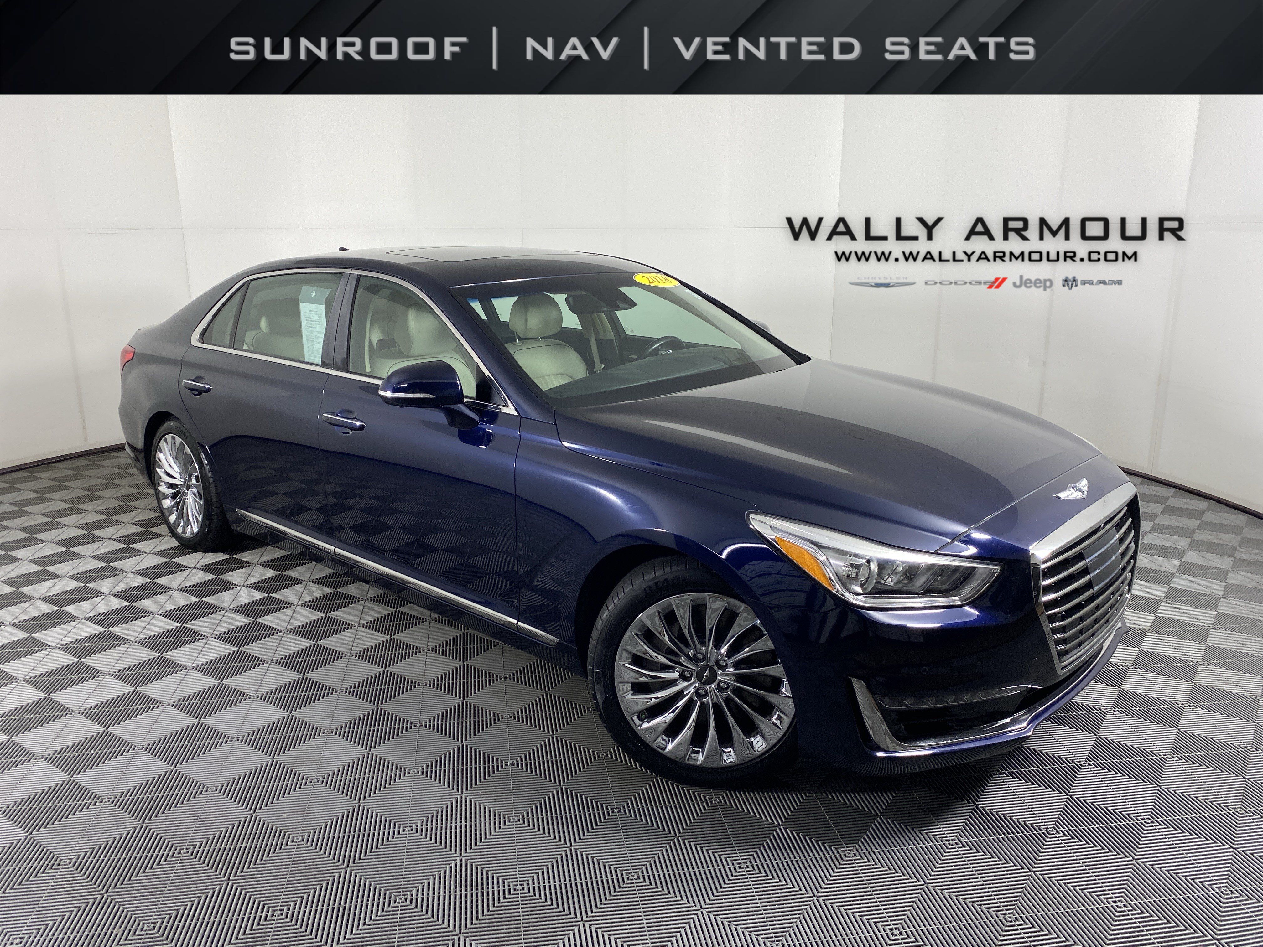 Used 2018 Genesis G90 5.0 Ultimate RWD image 1