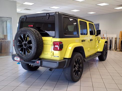 Used 2023 Jeep Wrangler Unlimited Sahara image 5