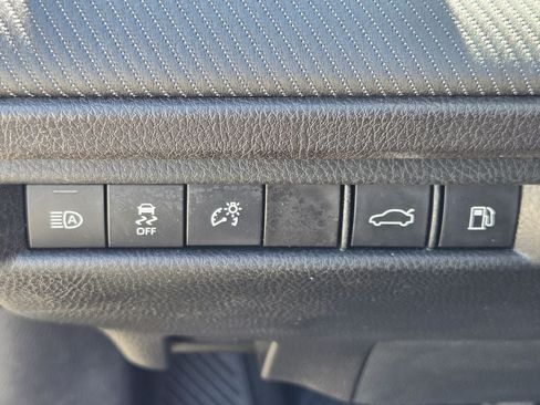Used 2025 Toyota Camry SE FWD image 25