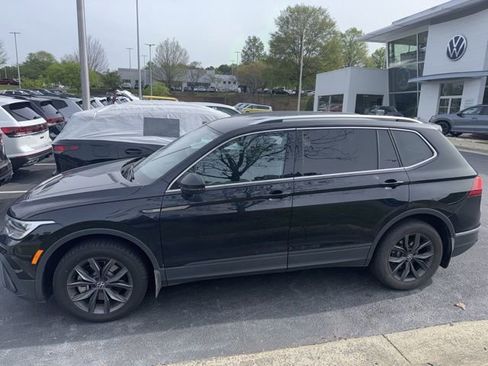 Used 2022 Volkswagen Tiguan SE image 12