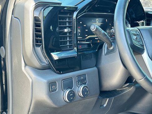 Used 2024 GMC Sierra 1500 SLE w/ Preferred Package image 10