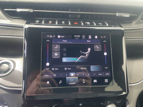 Used 2023 Jeep Grand Cherokee L Laredo AWD/4WD image 16