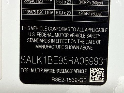 Used 2024 Land Rover Range Rover Long Wheelbase Autobiography image 30