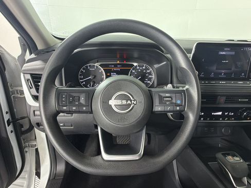 Used 2024 Nissan Rogue SV AWD/4WD image 11