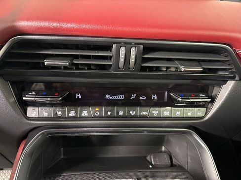 Used 2025 MAZDA CX-70 Plug-In Hybrid w/ Premium Plus image 17