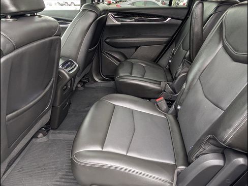 Used 2024 Cadillac XT6 Premium Luxury w/ Technology Package image 12