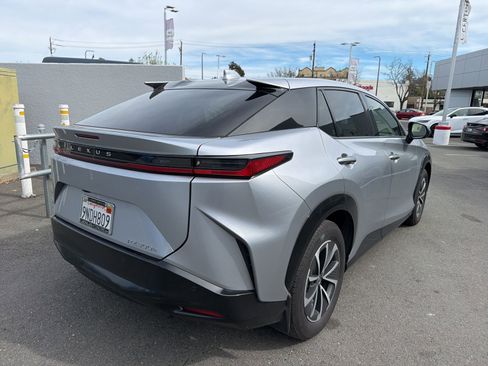 Used 2024 Lexus RZ 300e Premium image 5