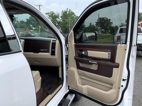 Used 2015 RAM 1500 Laramie w/ Convenience Group AWD/4WD image 43