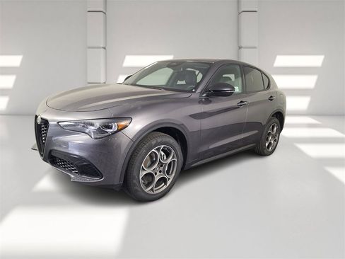 New 2025 Alfa Romeo Stelvio Sprint w/ Convenience Package image 7