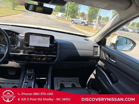 Certified 2024 Nissan Pathfinder SL FWD image 32