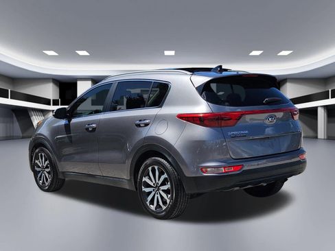 Used 2017 Kia Sportage EX w/ EX Technology Package FWD image 4