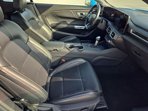 Used 2025 Ford Mustang Premium RWD image 30