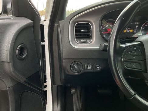 Used 2022 Dodge Charger SXT image 24