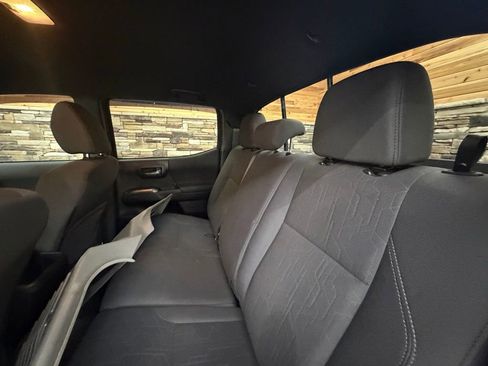 Used 2019 Toyota Tacoma TRD Sport AWD/4WD image 27