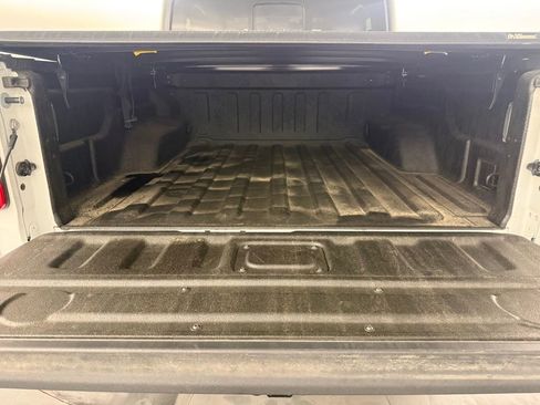 Used 2024 Jeep Gladiator Sport image 32