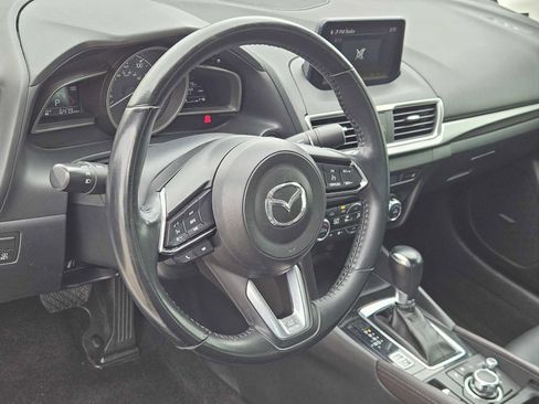 Used 2018 MAZDA MAZDA3 Touring image 2