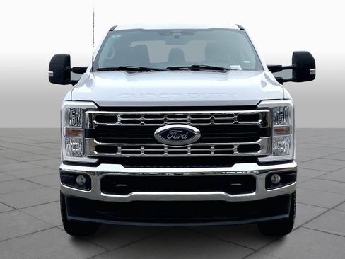 Used 2024 Ford F350 XLT image 4