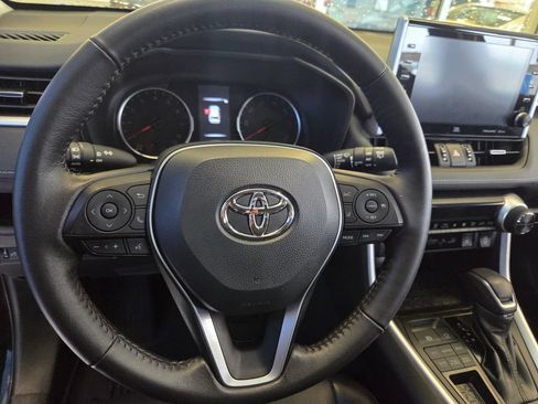Used 2022 Toyota RAV4 XLE Premium AWD/4WD image 36