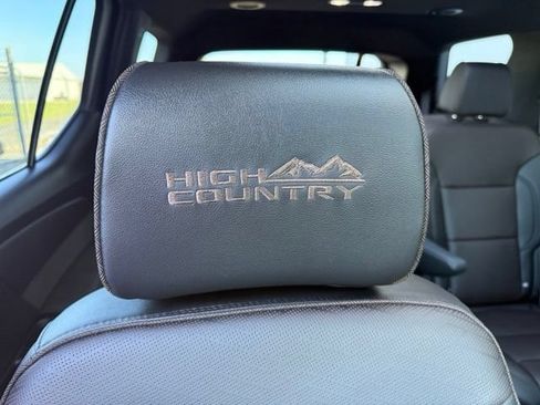 Certified 2023 Chevrolet Traverse High Country FWD image 21