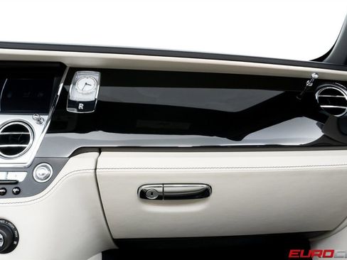 Used 2018 Rolls-Royce Dawn image 36