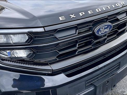 Used 2025 Ford Expedition Max Active AWD/4WD image 29