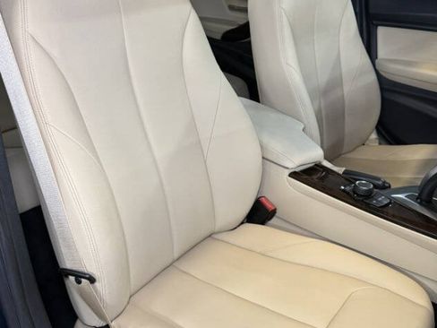 Used 2017 BMW 320i xDrive Sedan AWD/4WD image 8