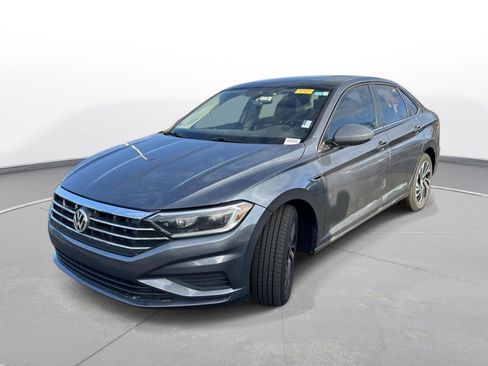 Used 2021 Volkswagen Jetta SEL image 2