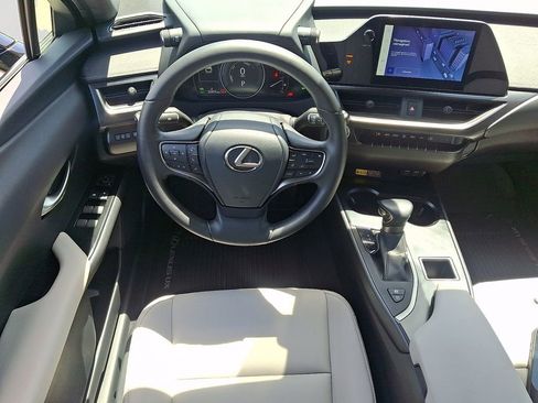 Used 2023 Lexus UX 250h AWD image 12