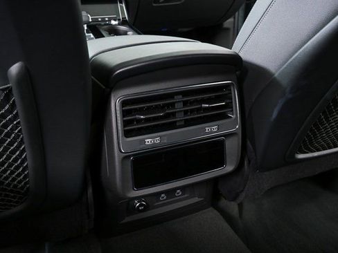 Used 2023 Audi Q8 Premium Plus image 22